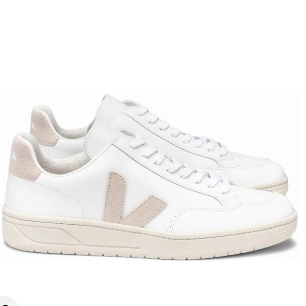 Veja v12 sneakers - worn 2x - size 41/uS 10 (as per label)